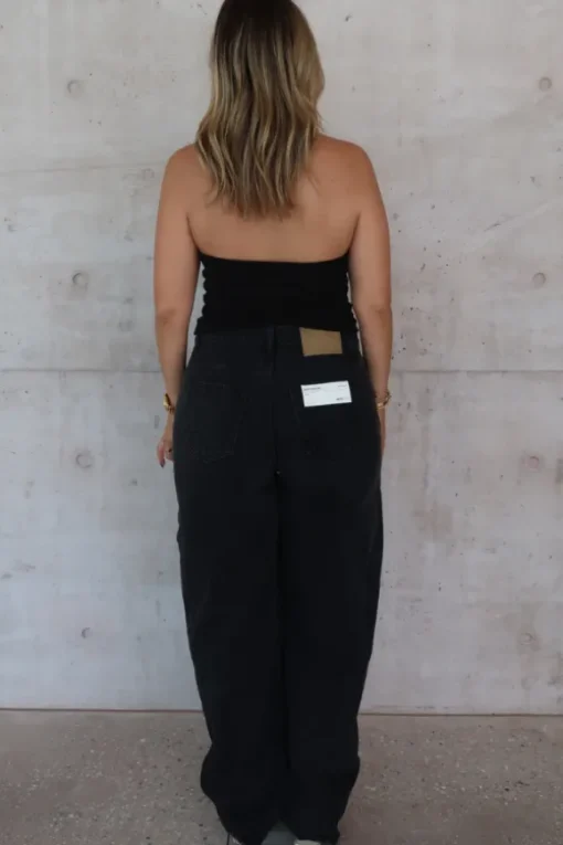 Bella Halter Tank Black