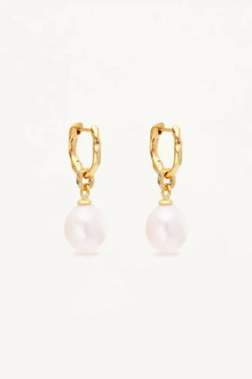 18k Gold Vermeil Embrace Stillness Pearl Hoops