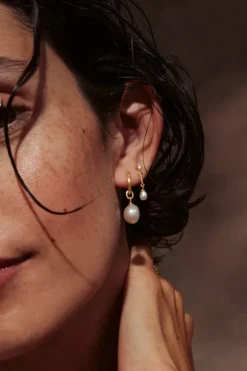 18k Gold Vermeil Embrace Stillness Pearl Hoops