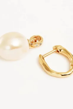 18k Gold Vermeil Embrace Stillness Pearl Hoops