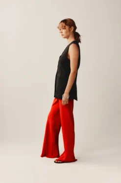 Leo Vest Black